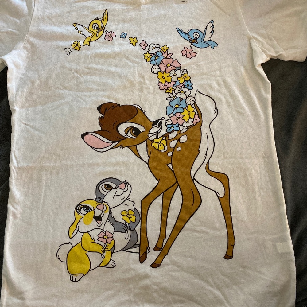 New Uniqlo Japan Bambi T-shirt Small with Tsum Tsum Disney collectors